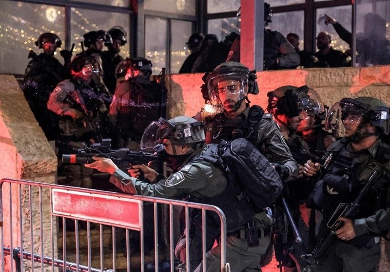 ورود غیرقانونی وزیر خارجه اسرائیل به مسجد الاقصی و زخمی‌ شدن ده‌ها فلسطینی + فیلم و تصاویر