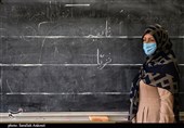 تصویر کلاس درس در اراک با دانش‌آموزان پتوبه‌سر/ شرکت گاز استان مرکزی: گاز هیچ مدرسه‌ای قطع نشده است