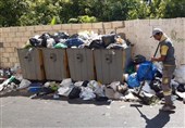 انباشت زباله‌ در خیابان‌های لبنان به دنبال اهمال‌کاری بانک مرکزی/ تلاش حزب‌الله برای حل معضل جدید مردم