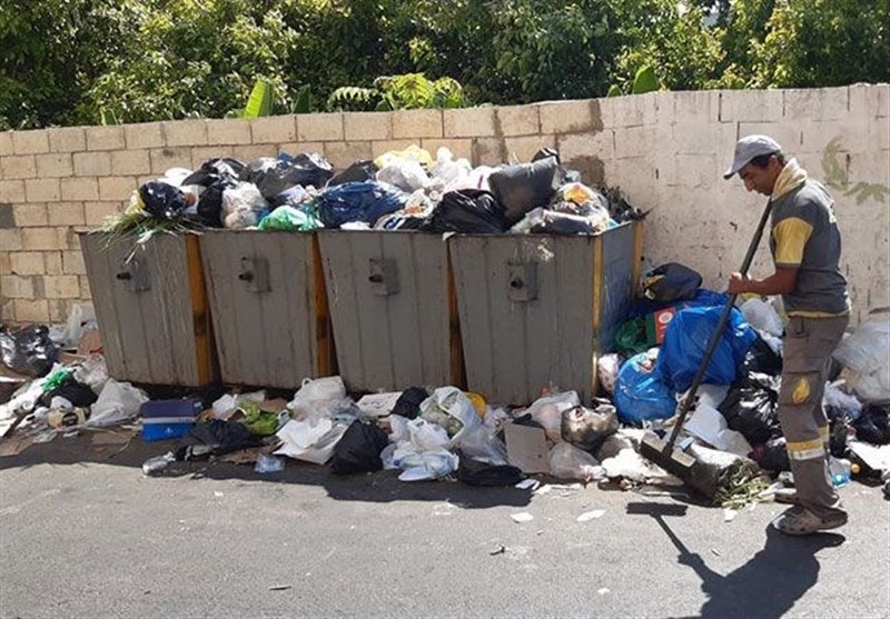انباشت زباله‌ در خیابان‌های لبنان به دنبال اهمال‌کاری بانک مرکزی/ تلاش حزب‌الله برای حل معضل جدید مردم