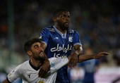 لیگ برتر فوتبال| تساوی استقلال و پیکان در نیمه نخست با اخراج داسیلوا