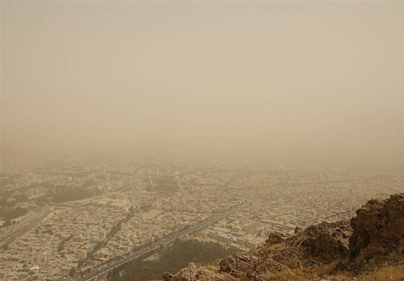 کاهش دید افقی در بیشتر نقاط استان کردستان؛ سرعت وزش باد شدیدتر می‌شود