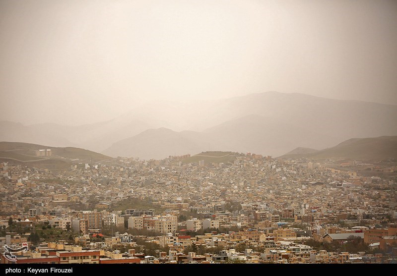آلودگی هوا برای سومین روز مدارس مشهد را تعطیل کرد/7 روز هوای آلوده در ریه‌های مشهد مقدس