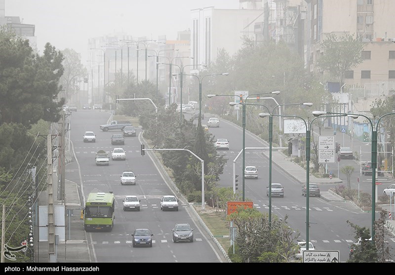 گرد و غبار مهمان آخر هفته استان فارس/ تالاب‌های خشکیده عامل تشدید آلودگی هوا است