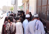 گزارش| کمبود روغن در بلوچستان و گلایه مردم از وضعیت نامساعد بازار/ سودجویان روغن را قاچاق می‌کنند + فیلم