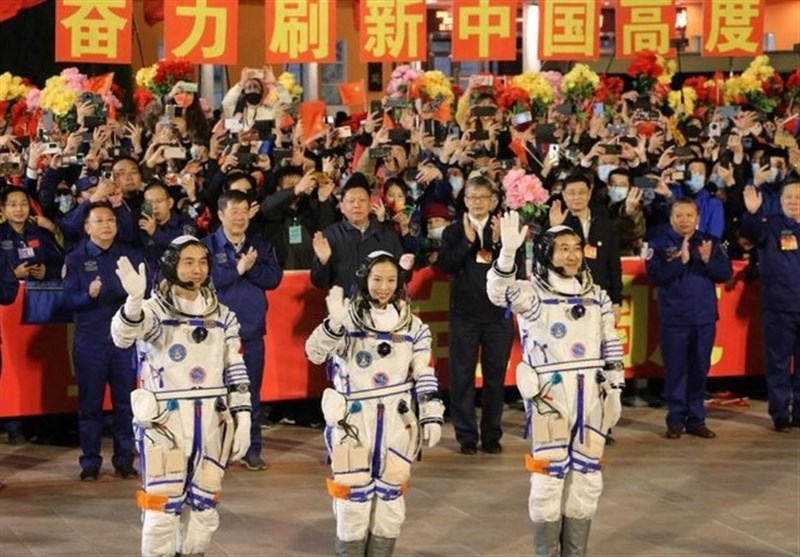 Three Chinese Astronauts Return to Earth after Six Months in Space