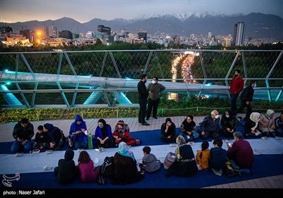 Iftar Ceremony Held on Tabiat Bridge in Tehran