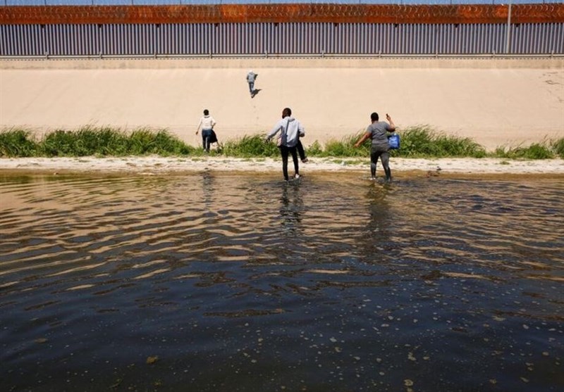 دستگیری 210 هزار مهاجر طی یک ماه در مرز مکزیک توسط دولت آمریکا