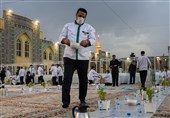 گزارش| حال و هوای سفره‌های افطار در حرم مطهر رضوی/ مهمانی ماه خدا بر سر سفره حضرت رضا (ع) + فیلم