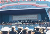 رژه یگان های محمول ارتش جمهوری اسلامی ایران آغاز شد