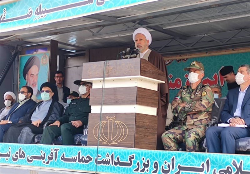 نماینده ولی فقیه در استان فارس: ارتش و نیروهای مسلح در تهیه تجهیزات نیازی به خارج ندارند