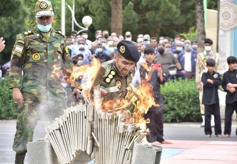 رژه نیروهای مسلح به مناسبت روز ارتش در استان خراسان جنوبی به روایت تصویر