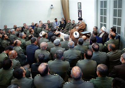  امام خامنه‌ای: امروز ارتش، دست بچّه‌های متدیّن و انقلابی است / نقش ویژه ارتش در جنگ تحمیلی 