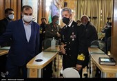 امیر دریادار حبیب الله سیاری معاون هماهنگ‌ کننده ارتش در صحن شورای اسلامی تهران به مناسبت روز ارتش