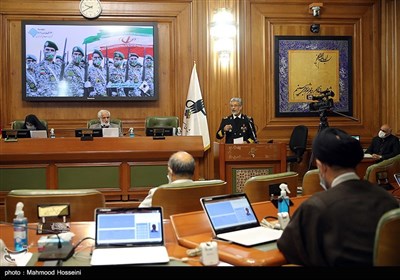 امیر دریادار حبیب الله سیاری معاون هماهنگ‌ کننده ارتش در صحن شورای اسلامی تهران به مناسبت روز ارتش