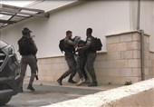 یورش صهیونیست‌ها به کرانه باختری و بازداشت 42 نفر/ درگیری در نابلس