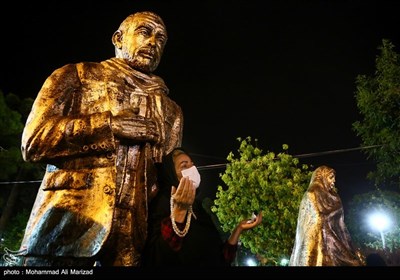 Worshippers Mark Laylat al-Qadr in Hazrat Masoumeh&apos;s Holy Shrine