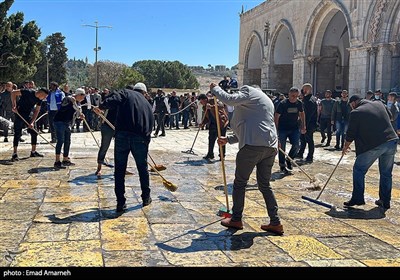 Israeli Occupying Forces Attack Worshipers in Al-Quds