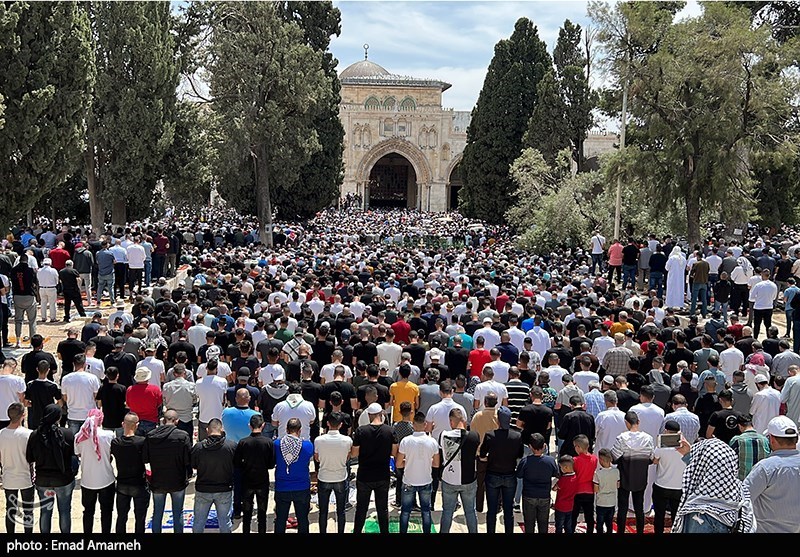 حضور 30 هزار نمازگزار فلسطینی در مسجدالاقصی/ درگیری در جنوب نابلس