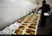 بیش از 30 هزار بسته افطاری ساده میان زائران بهشت حضرت زهرا(س) توزیع شد