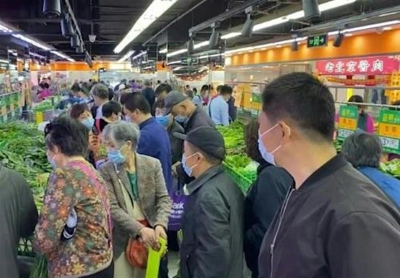 هجوم چینی‌ها به فروشگاه‌های پکن از ترس قرنطینه