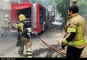 105 مجروح حاصل حادثه آتش سوزی کارخانه فیروزآباد/ اعزام 14 دستگاه آمبولانس‌ و یک بالگرد به محل حادثه