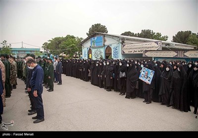 تشییع پیکر مادر شهیدان رضوان مدنی در کرمانشاه