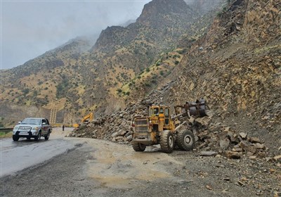 ریزش کوه در محور هراز/ وقوع سیل در حوزه مازندران/ 4 کوهنورد گرفتار در ارتفاعات کلوگان نجات یافتند