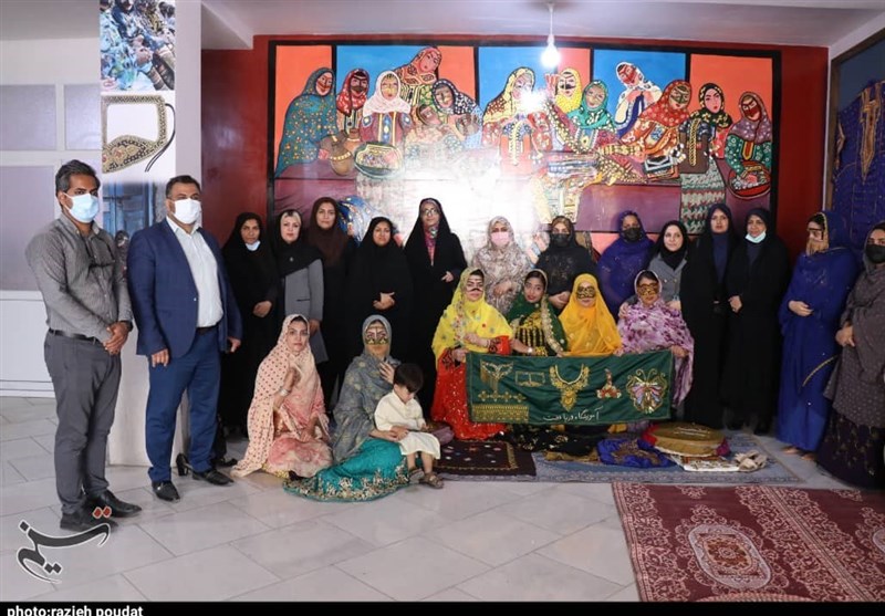 برگزاری نمایشگاه صنایع دستی هرمزگان به مناسبت روز ملی خلیج فارس از دریچه دوربین تسنیم