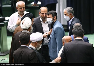حجت الله عبدالملکی وزیر تعاون، کار و رفاه اجتماعی در صحن علنی مجلس شورای اسلامی 