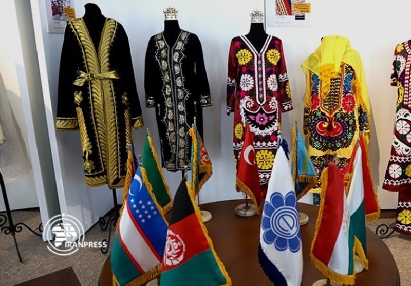 Uluslararası İslam Aleminin Geleneksel Giyim Fuarı İran&apos;da Düzenlendi