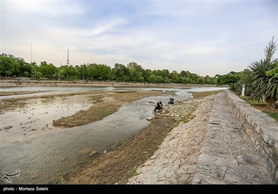رهاسازی آب زاینده‌رود برای پنجمین نوبت آبیاری شرق استان اصفهان / نصف‌جهان امروز سیرآب می‌شود
