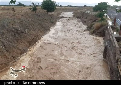 سیلاب راه‌های مواصلاتی چند روستا در بجستان را تخریب کرد