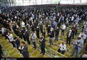 İran&apos;da Ramazan Bayramı Namazı Görkemli Bir Şekilde Kılındı