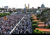 Iranians Gather En Masse to Celebrate Eid al-Fitr