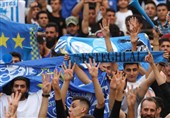 جشن قهرمانی هواداران استقلال در اهواز/ آبی‌ها در هواپیما سرود قهرمانی خواندند