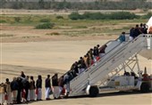 Saudi-Led Coalition Aircraft Transports Yemeni Prisoners for First Time: Report
