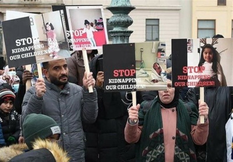 بدرفتاری سیستم اجتماعی سوئد با کودکان مسلمان