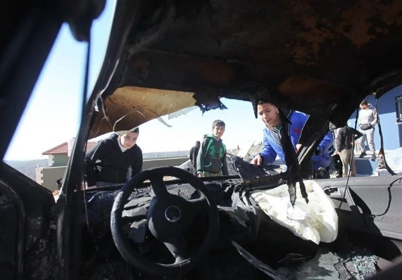 Israel Settlers Attack Palestinian Villagers, Set Fire to Their Vehicles