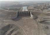 تصاویر جدید و هشدار آمیز از سد کرخه / کاهش بیش از 60 درصدی ذخیره آب در بزرگ‌ترین سد ایران