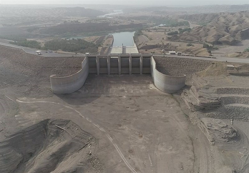 تصاویر جدید و هشدار آمیز از سد کرخه / کاهش بیش از 60 درصدی ذخیره آب در بزرگ‌ترین سد ایران