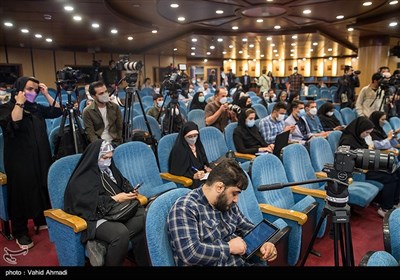 نشست خبری علیرضا زاکانی شهردار تهران در محل نمایشگاه‌های شهرداری تهران