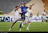 دیدار فوتبال تیم‌های استقلال تهران و شهرخودرو مشهد