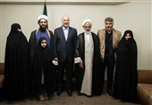 رئیس مجلس با خانواده‌ شهیدان حرم رضوی دیدار کرد