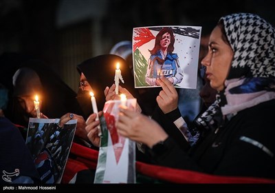 تجمع شعبي تندیداً باغتیال الصحفیة الفلسطینیة شيرين ابو عاقلة