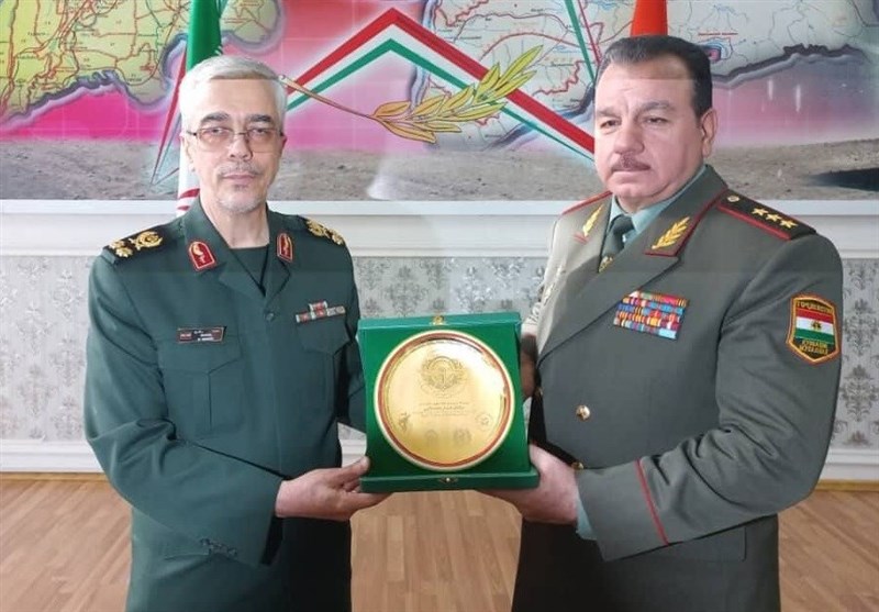 Iran, Tajikistan Weigh Plans for Joint Military Drills, Fight on Terrorism