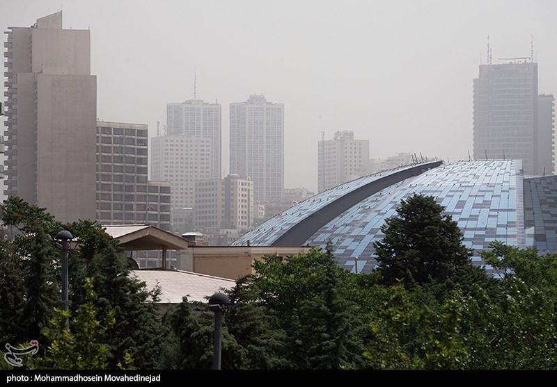 وضعیت هوای تهران 1402/04/12؛ تنفس هوای &quot;ناسالم برای گروه‌های حساس&quot;