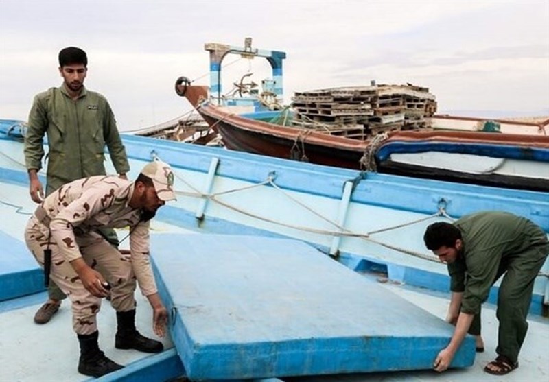 محموله بزرگ سوخت قاچاق در سواحل خلیج فارس کشف شد