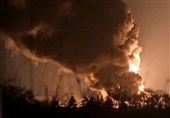 شمار مصدومان حریق در کارخانه تولید کربنات سدیم فیروزآباد به 72 نفر رسید/ اعزام 3 تیم تخصص هلال احمر به محل حادثه