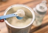 بستری شدن دو کودک شیرخوار در آمریکا در پی کمبود شیرخشک